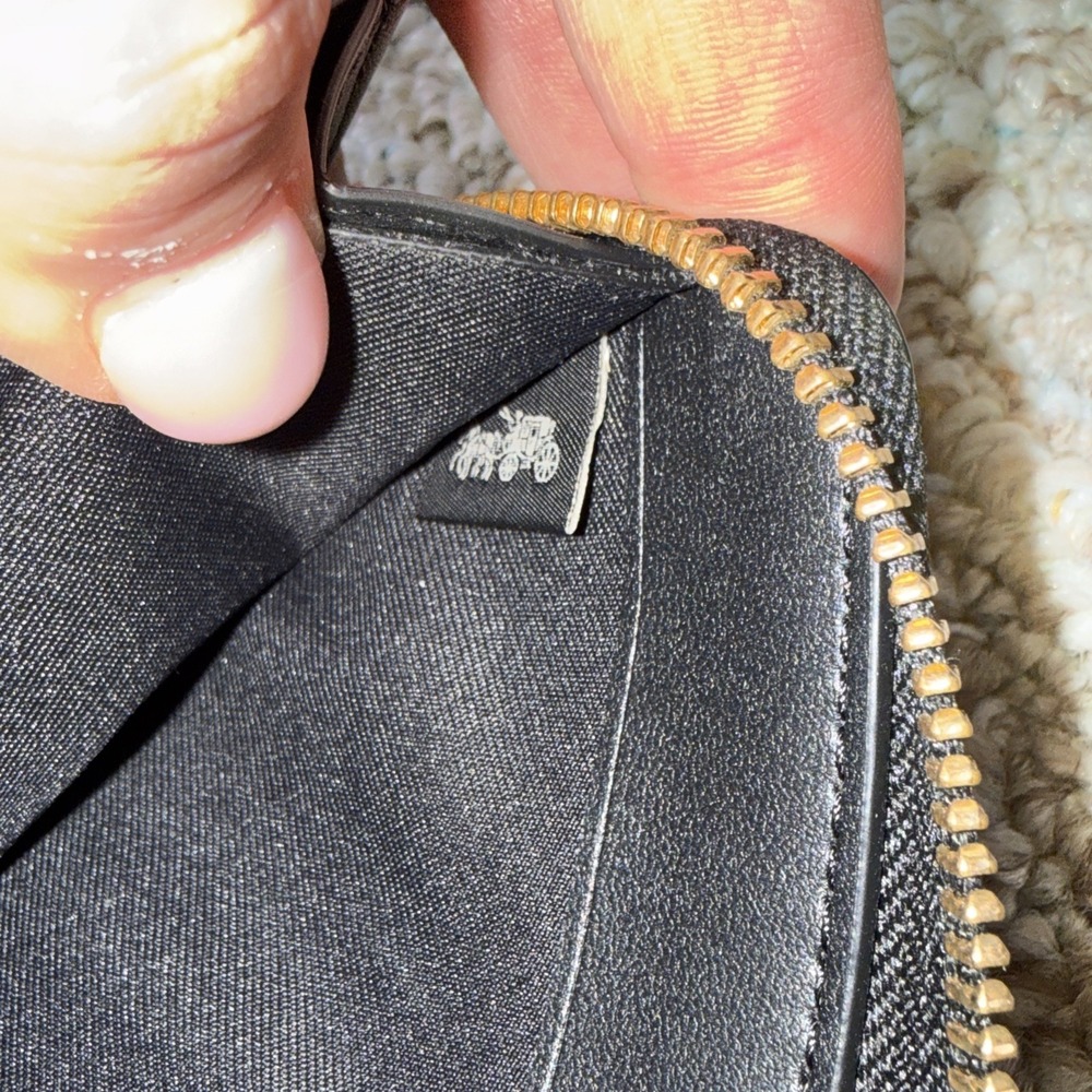 Coach Black‎ Pebble Leather Gold Zip Around Wallet And Wrist Strap C4451 - Picture 10 of 11